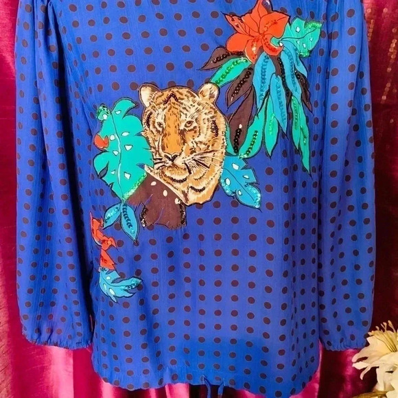 Vintage Diane Freis Blue with Polka Dot Animal Print Shirt. Size Medium - Picture 5 of 5